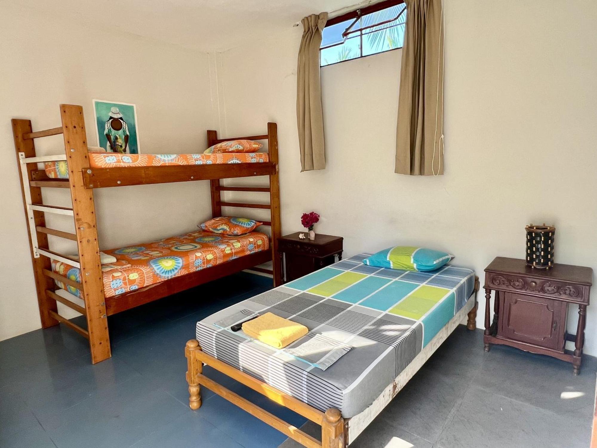 Stone House Mancora Hostel Ngoại thất bức ảnh