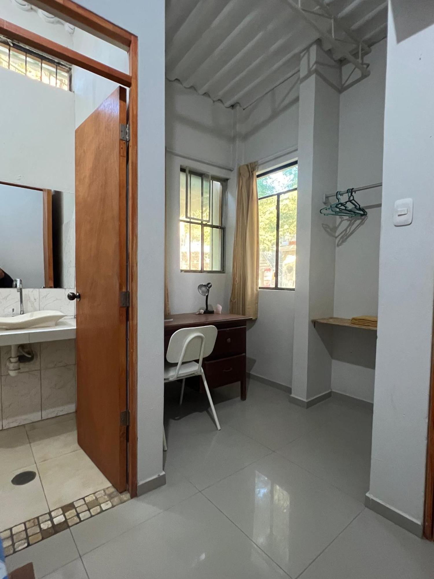 Stone House Mancora Hostel Ngoại thất bức ảnh